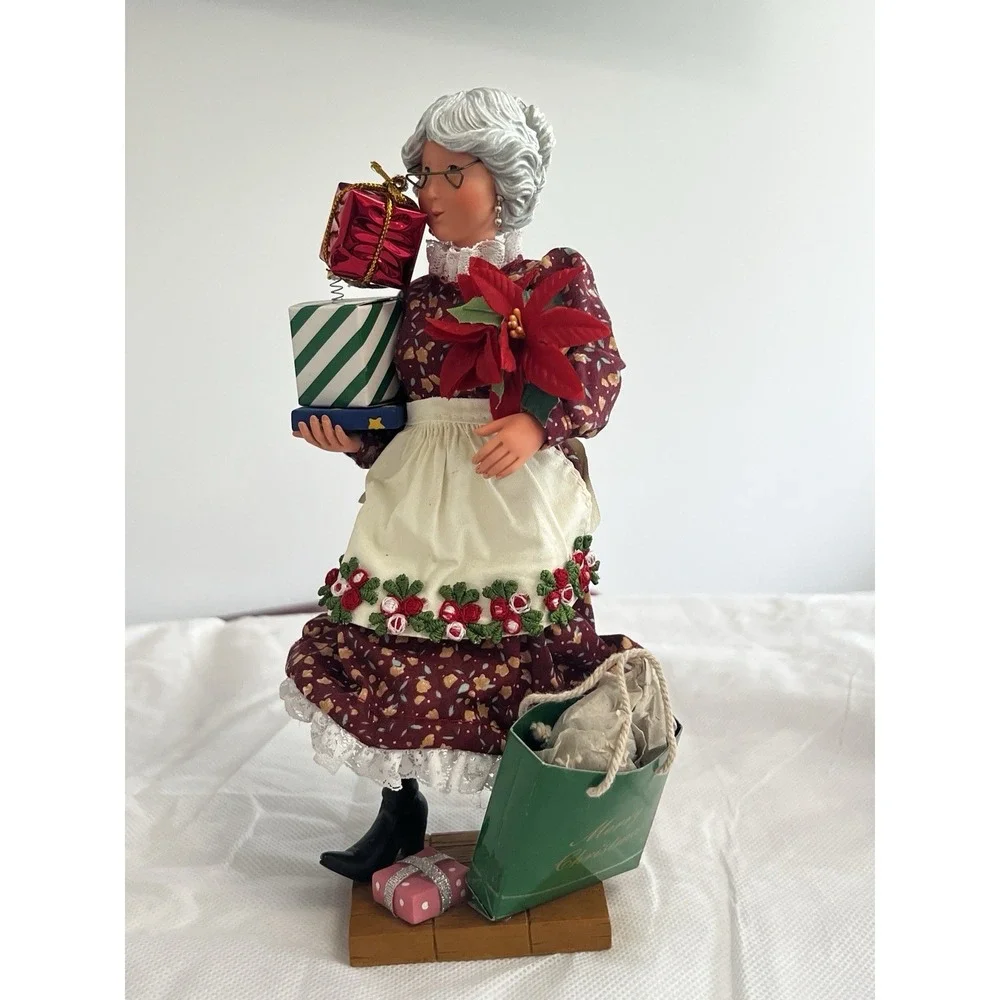 Vintage Clothtique Mrs Claus Personal Shopper Figurine Dept 56 Possible Dreams